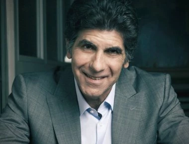 Γιάννης Μπέζος: Τι απάντησε όταν ο Γιώργος Παπαδάκης τον ρώτησε αν έλεγε τα κάλαντα; (βίντεο)